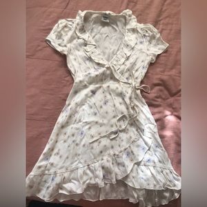 Aritzia - Sunday Best - White Floral Ruffle Dress